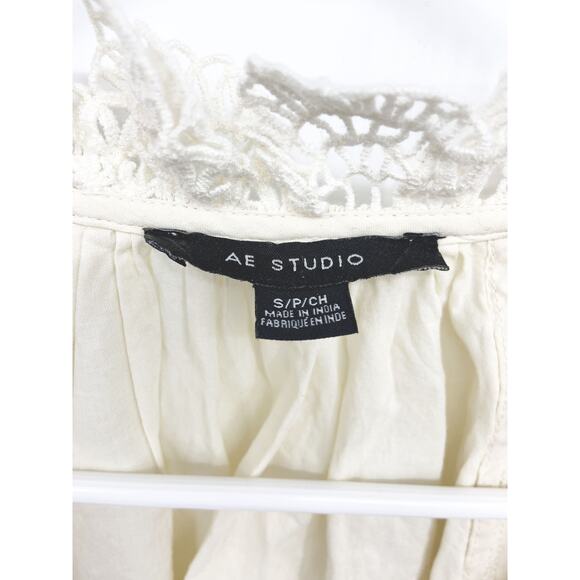 AE Studio Embroidered Boho Bohemian Balloon Sleeve Blouse Notched neckline Sz S - Picture 4 of 4